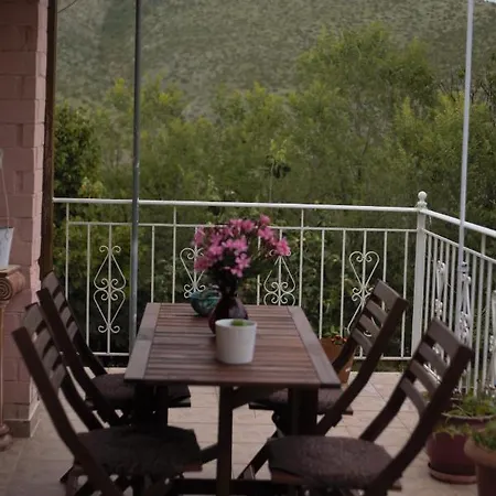 Countryside Cottage With Garden & Lake View Peraia  Exterior foto